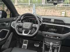 奥迪Q3 2024款 40 TFSI RS套件燃速型