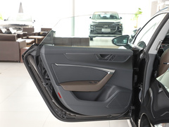 奥迪A7L 2024款 45TFSI S-line 筑梦型 流晶套装