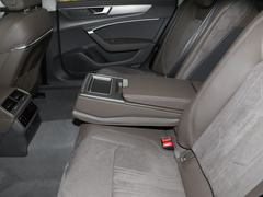 奥迪A7L 2024款 45TFSI S-line 筑梦型 流晶套装