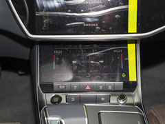 奥迪A7L 2024款 45TFSI S-line 筑梦型 流晶套装