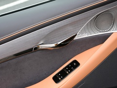 岚图追光 2024款 PHEV 四驱超长续航旗舰版