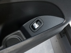 奔驰GLC 2023款 改款 GLC 260 L 4MATIC 动感型 7座