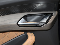 奥迪Q6 2024款 45 TFSI quattro 齐云型 羽林套装 6座