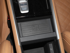 奥迪Q6 2024款 45 TFSI quattro 齐云型 羽林套装 6座