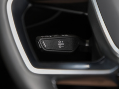 奥迪Q6 2024款 45 TFSI quattro 齐云型 羽林套装 6座