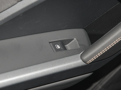 奥迪Q3 2024款 35 TFSI RS套件燃速型