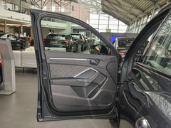 奥迪Q3 2024款 35 TFSI RS套件燃速型