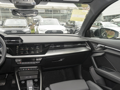 奥迪A3 2024款 A3L Limousine 35 TFSI 时尚运动型