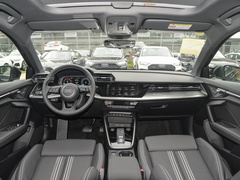奥迪A3 2024款 A3L Limousine 35 TFSI 时尚运动型