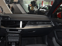 奥迪A3 2024款 A3L Limousine 35 TFSI 时尚运动型