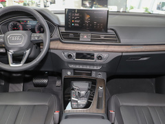 奥迪Q5L 2024款 40 TFSI 豪华致雅型