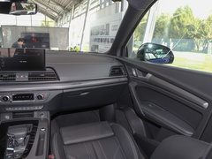 奥迪Q5L 2024款 40 TFSI 豪华动感型