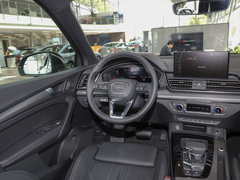 奥迪Q5L 2024款 40 TFSI 豪华动感型
