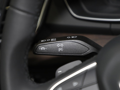 奥迪Q5L 2024款 45 TFSI 臻选动感型