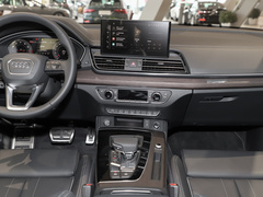 奥迪Q5L 2024款 45 TFSI 臻选动感型