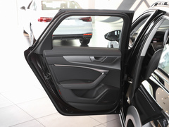 奥迪A6 旅行版 2024款 allroad quattro 55 TFSI 尊享越野型