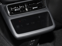 Polestar 4 2024款  单电机标准续航PLUS