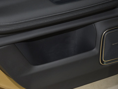 Polestar 4 2024款  单电机标准续航PLUS