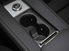 Polestar 4 2024款  单电机标准续航PLUS