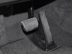 Polestar 4 2024款  单电机标准续航PLUS