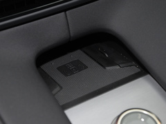 Polestar 4 2024款  单电机标准续航PLUS