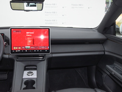 Polestar 4 2024款  单电机标准续航PLUS