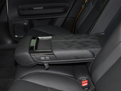 Polestar 4 2024款  双电机长续航PLUS