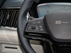 宋PLUS新能源 2024款 荣耀版 EV 520km 尊贵型