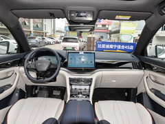 宋PLUS新能源 2024款 荣耀版 EV 520km 尊贵型