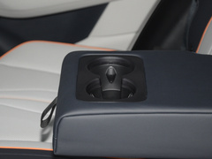 宋PLUS新能源 2024款 荣耀版 EV 520km 旗舰型