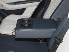 宋PLUS新能源 2024款 荣耀版 EV 520km 旗舰型