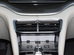 宋PLUS新能源 2024款 荣耀版 EV 520km 旗舰型