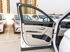 宋PLUS新能源 2024款 荣耀版 EV 605km 旗舰PLUS