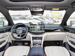 宋PLUS新能源 2024款 荣耀版 EV 605km 旗舰PLUS