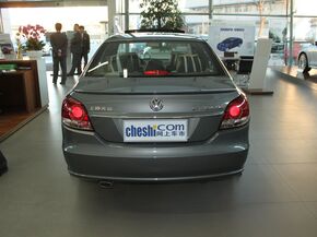 上海大众  1.4TSI DSG 车辆正后方尾部视角