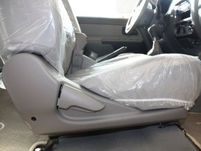长城  柴油 2.8T 手动 副驾驶席坐垫侧面特写