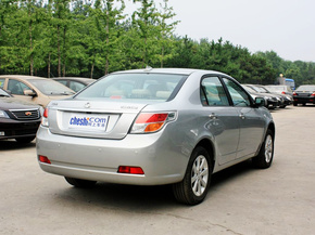 吉利全球鷹  1.8L 手動 車輛右側尾部視角