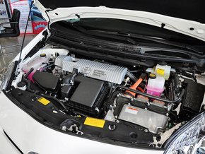 一汽丰田  1.8L CVT 发动机主体特写