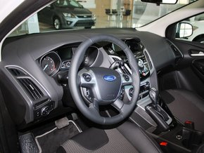 長安福特  兩廂 2.0L DCT 中控臺左側(cè)