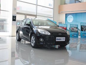 长安福特  三厢 1.6L 手动 车辆右侧45度角