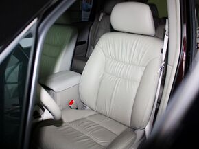 东风本田  2.4L 自动 驾驶席座椅前45度视图