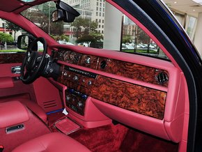 劳斯莱斯  6.7L 自动 中控台右侧