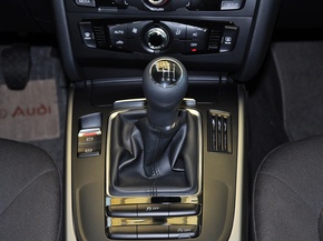 一汽奥迪  30TFSI 挂档把手特写