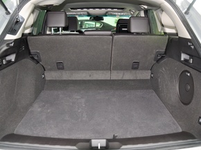 讴歌 3.5L 自动 后备箱局部特写