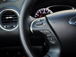 英菲尼迪  JX35 3.5L CVT 方向盘左侧