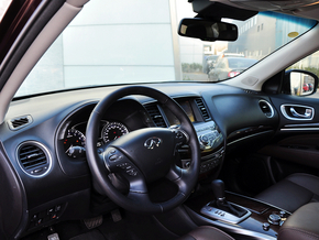 英菲尼迪  JX35 3.5L CVT 中控台左侧