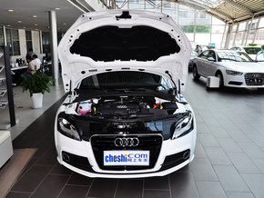奥迪(进口) Coupe 45 TFSI 车辆发动机舱整体