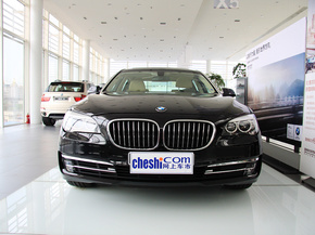 宝马(进口)  740Li 3.0T 车头正面视角