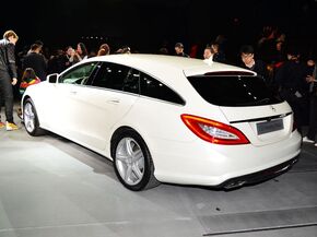 奔驰(进口)  CLS350 3.5L 车辆左后45度视角