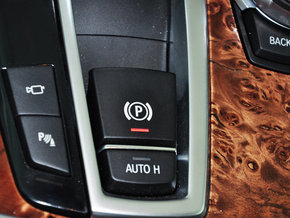 宝马(进口) 740Li 3.0T 驻车制动器